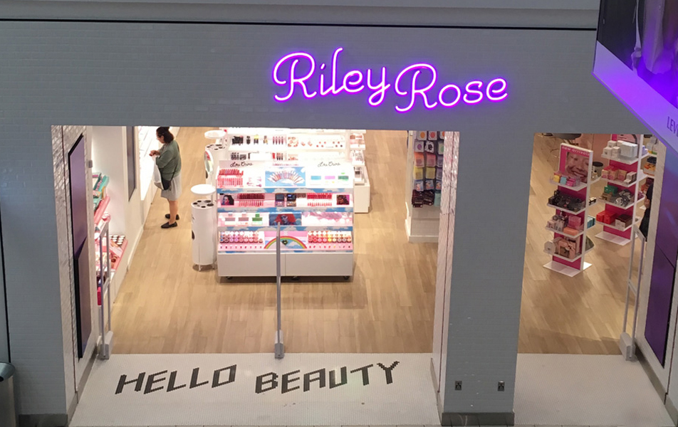 Mall at Millenia Forever 21, Altamonte Mall Riley Rose face